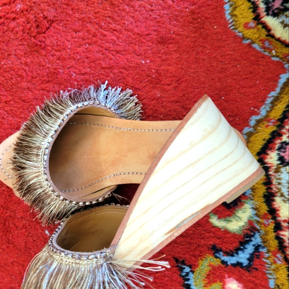 Shoes - Picture 4 of 4